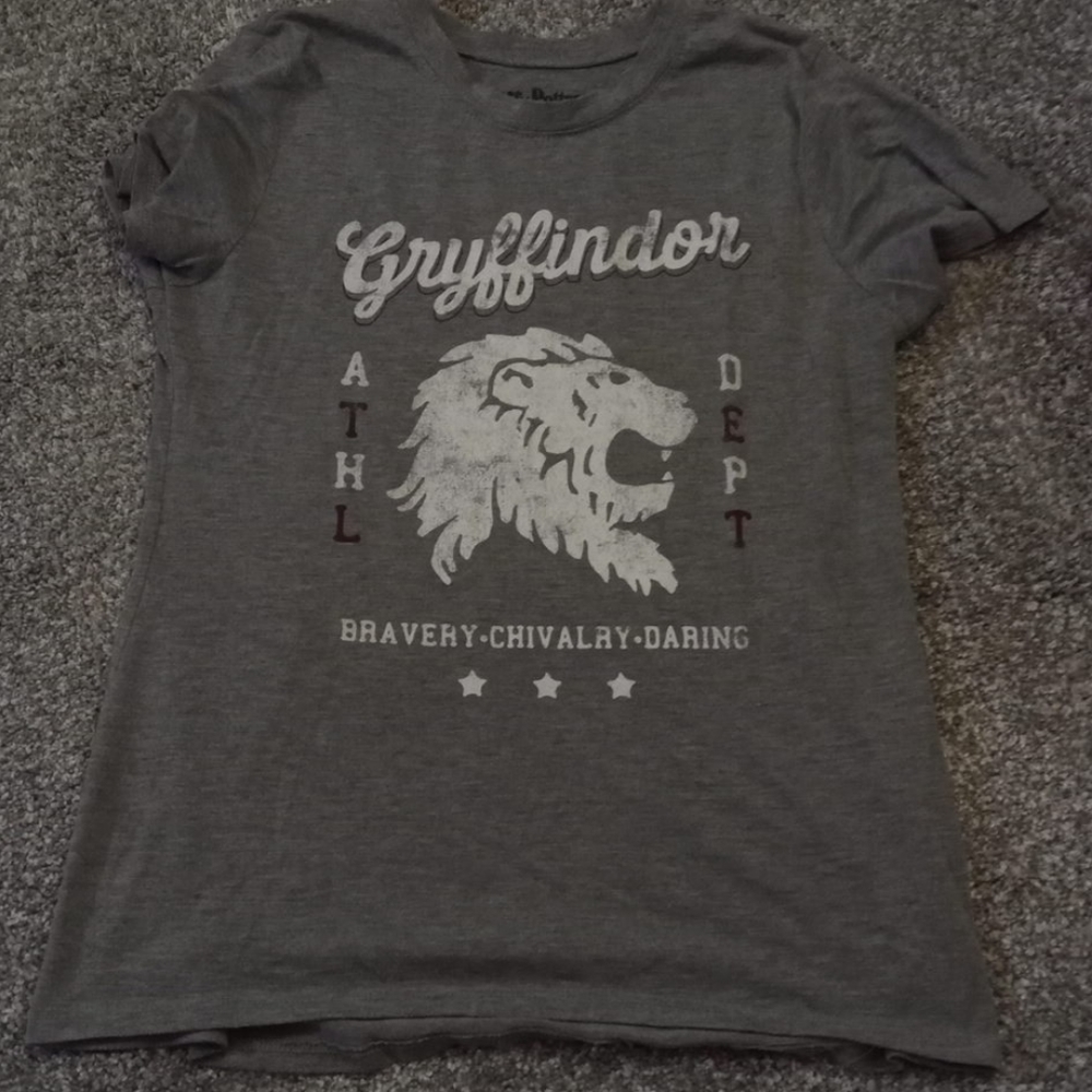 Gray Gryffindor top
